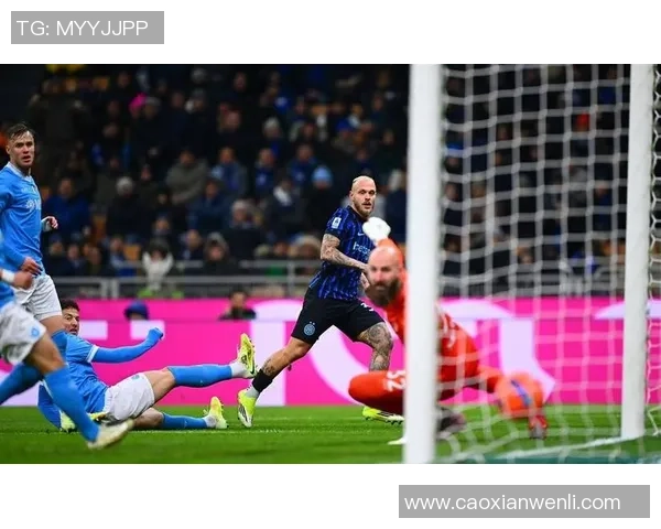 友谊赛精彩瞬间那不勒斯大胜曼城乌龙球引发全场热议与争议判罚 友谊赛精彩瞬间那不勒斯大胜曼城乌龙球引发全场热议与争议判罚