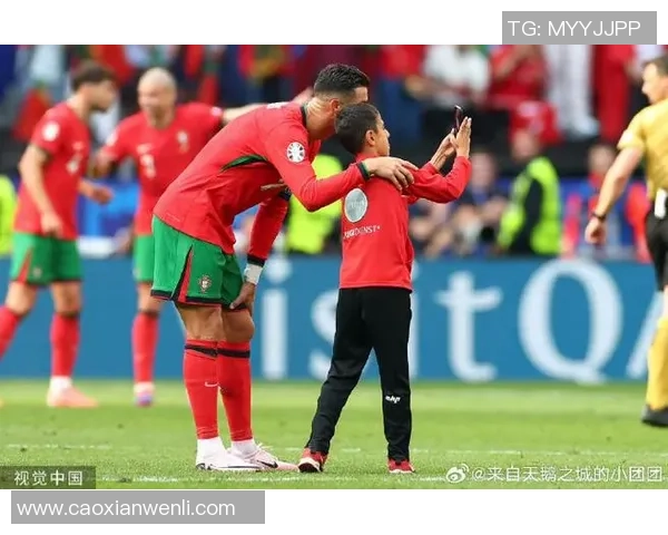 姚明球场冲突引发热议球迷与球员之间的对抗与和解之路