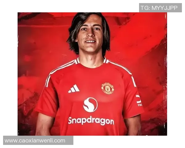 欧冠激战：拜仁与曼联战成平局红牌争议引发全场热议