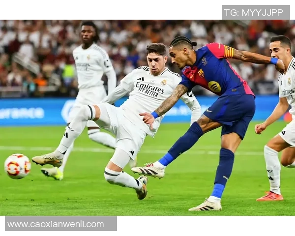 西甲精彩对决皇马4-0大胜里昂帽子戏法引发争议判罚热议