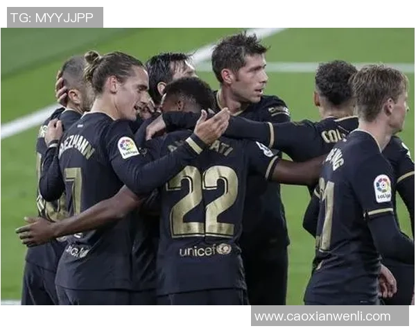 西甲精彩对决莱比锡与曼联战成平局乌龙球成比赛转折点解析 西甲精彩对决莱比锡与曼联战成平局乌龙球成比赛转折点解析