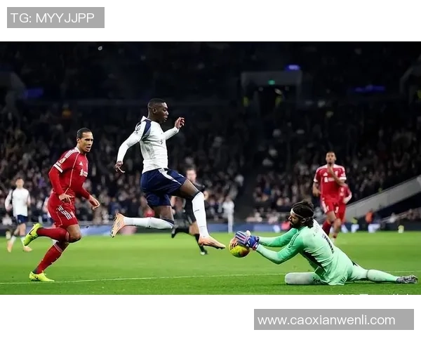 中超激战曼联与热刺握手言和绝杀瞬间成历史冷门引发全场狂欢