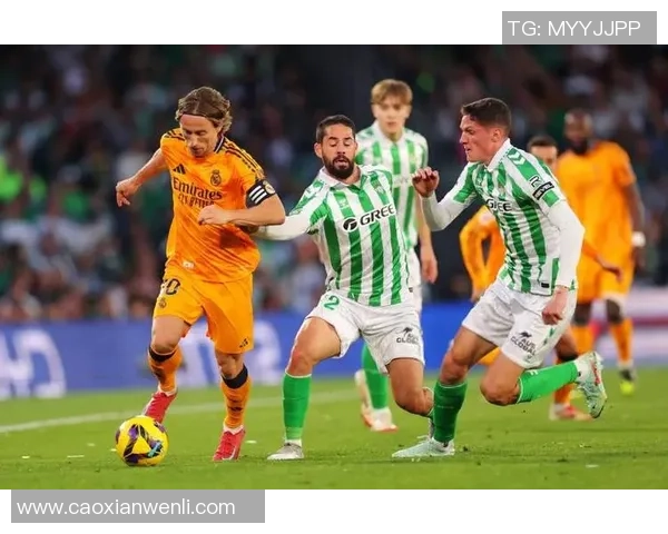 西甲激战：多特蒙德与尤文图斯战成平局引发全场热议与惊喜瞬间回顾